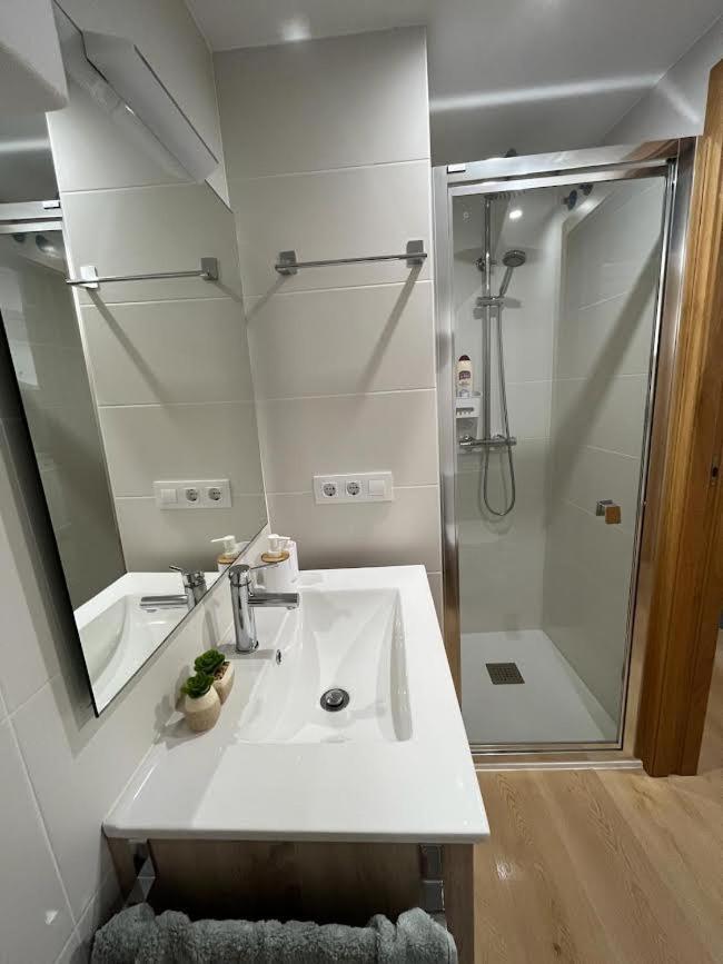 Apartamento Baixo Da Barbeira Кангас Экстерьер фото